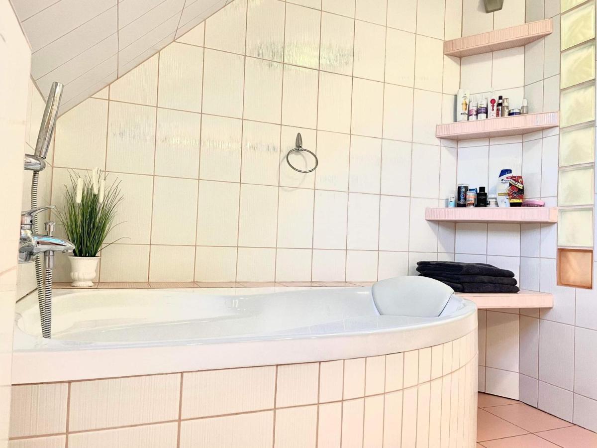 Holiday Home With Jakuzzi And Sauna Kisoroszi Luaran gambar